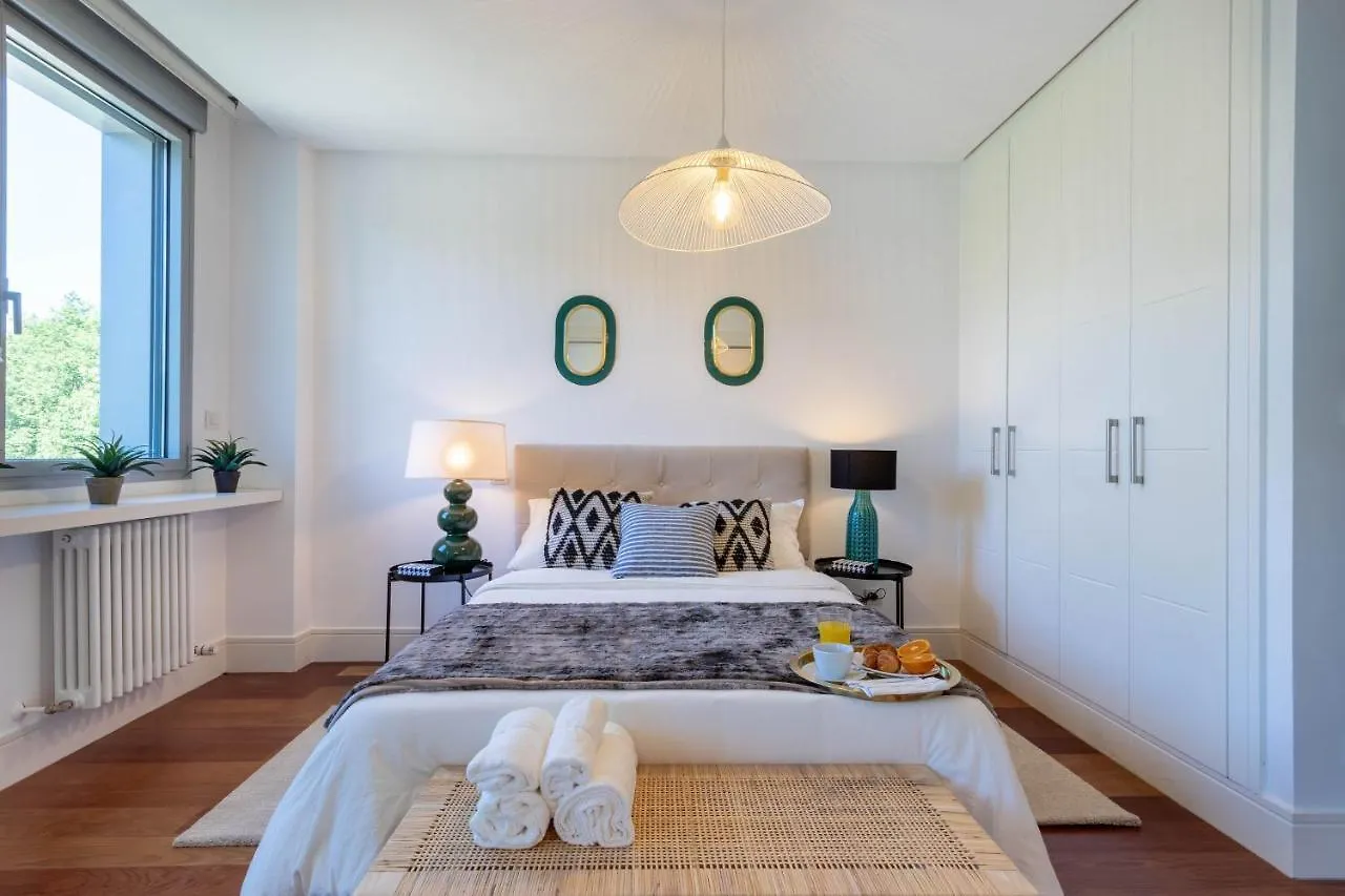 Privileged Views - Guggenheim - Free Parking Apartment Bilbao Spain