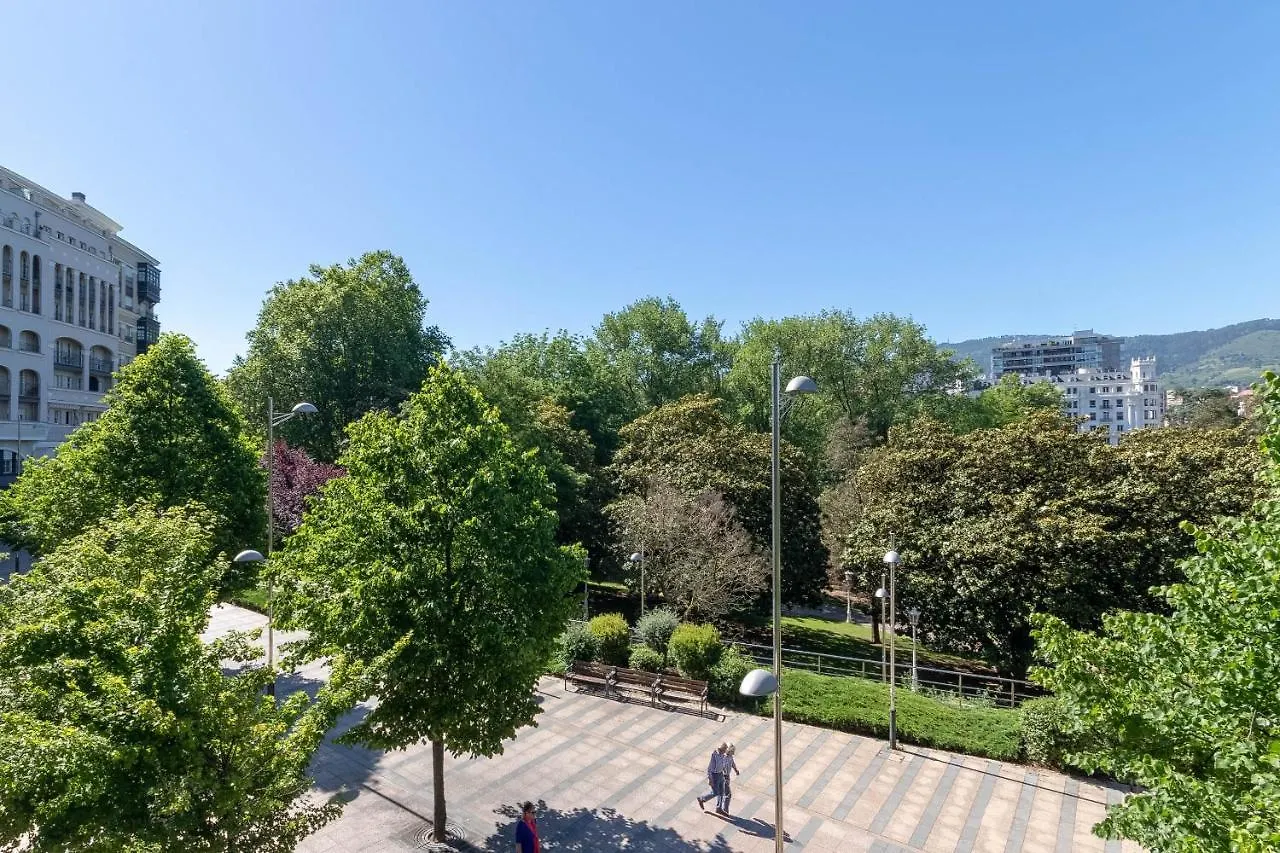 Privileged Views - Guggenheim - Free Parking Apartment Bilbao Spain